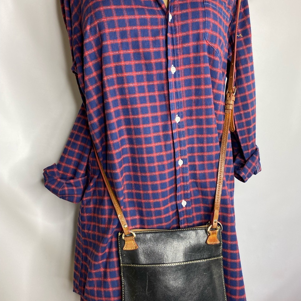 Dooney Burke crossbody women’s purse leather black color - Picture 2 of 6
